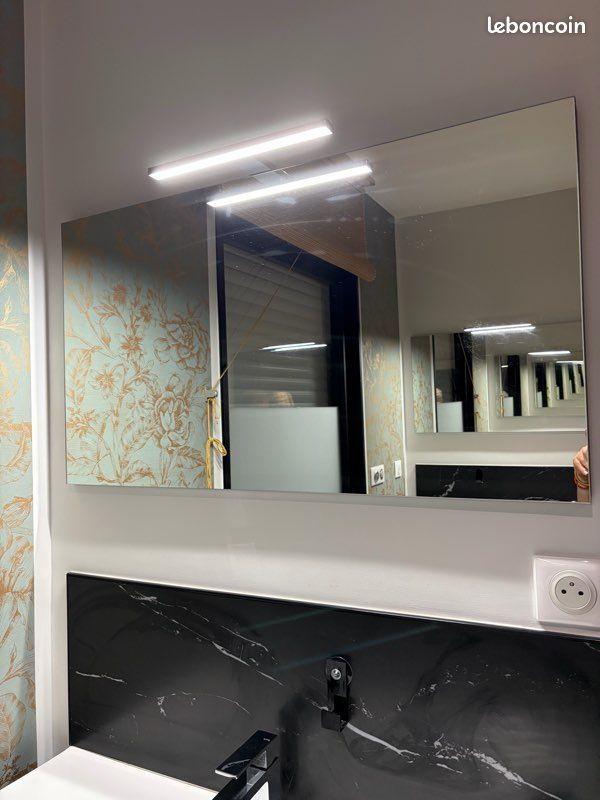 Miroir de salle de bain avec LED 2 si besoin (image 1)