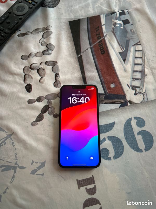 IPhone 14 256 go bleu minuit (image 2)