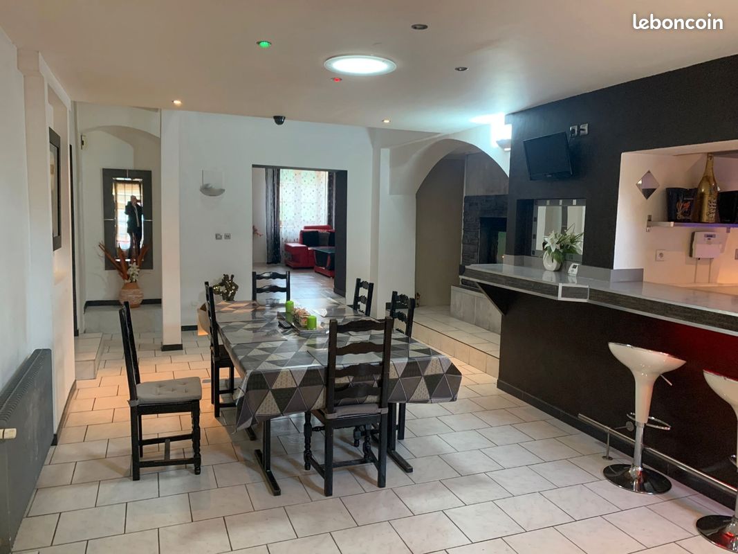 Maison 8 pièces 225 m² · à Varize-Vaudoncourt · 225 m² · 219 000 €