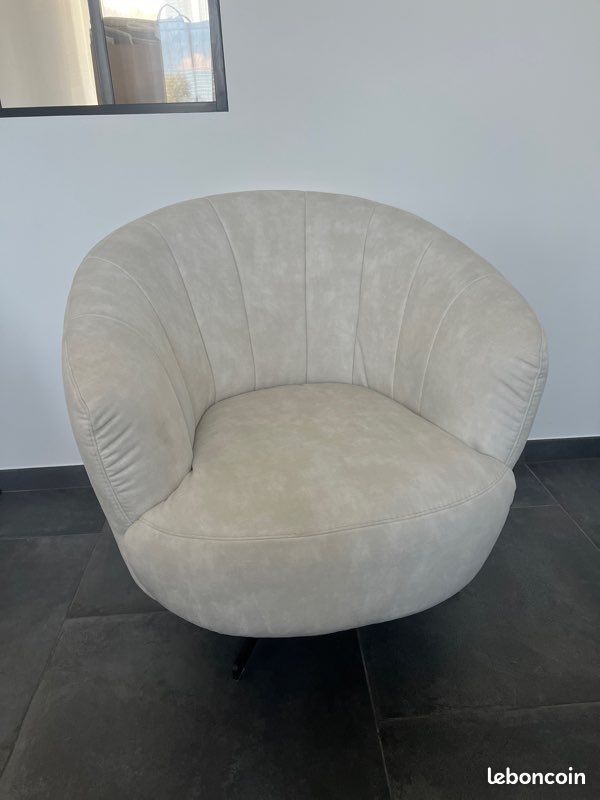 Fauteuil blanc parfait état (image 1)