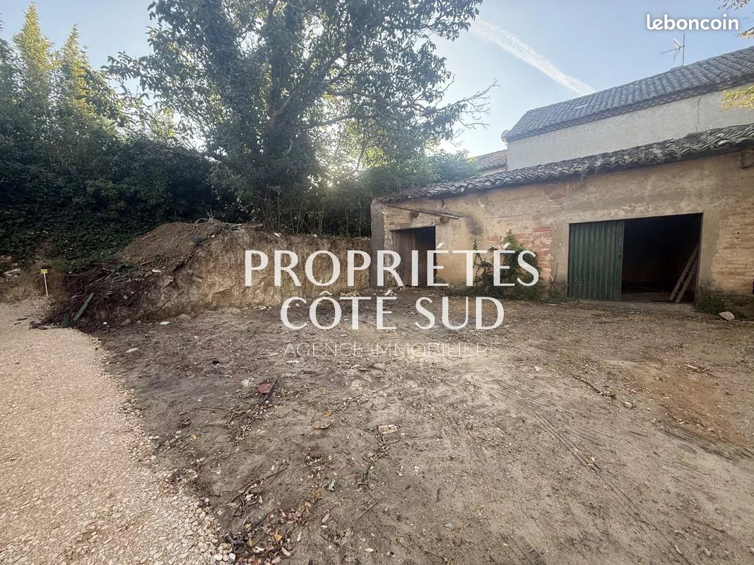 Maison 90 m² · à Saint-Geniès-de-Comolas · 90 m² · 79 000 €