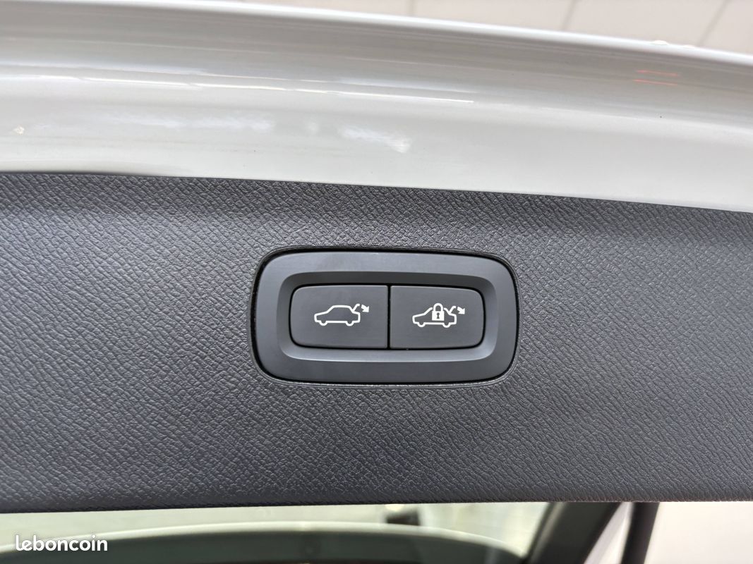 VOLVO XC90 Recharge T8 AWD 303+87 ch Geartronic 8 7pl Inscription Luxe (image 8)