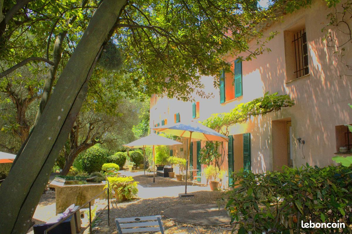 Maison 12 pièces 300 m² · à Peymeinade · 300 m² · 1 600 000 €