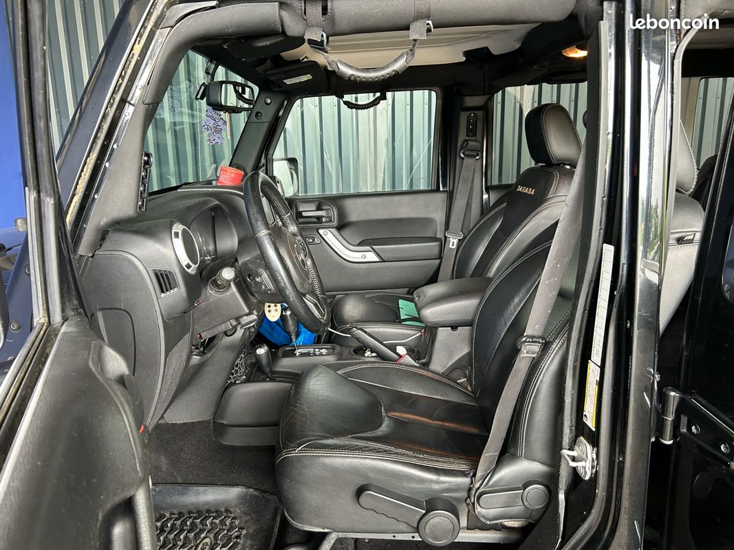 JEEP Wrangler 2.8 D 200ch Sahara - 2014 - 134 500 km - Boîte auto - GARANTIE 6 MOIS (image 10)