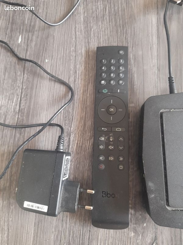 Lecteur Blu Ray 3D Samsung avec télécommande et câble HDMI