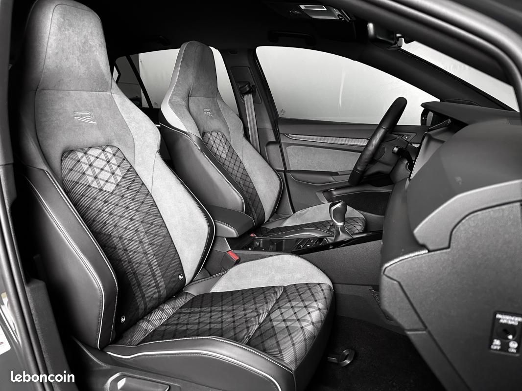 Volkswagen Golf 8 R-LINE 1.5 TSI 130CH JA18 ALCANTARA SPORT CARPLAY REGUL ACC DIGITAL COCKPIT 1⁰MAIN (image 9)