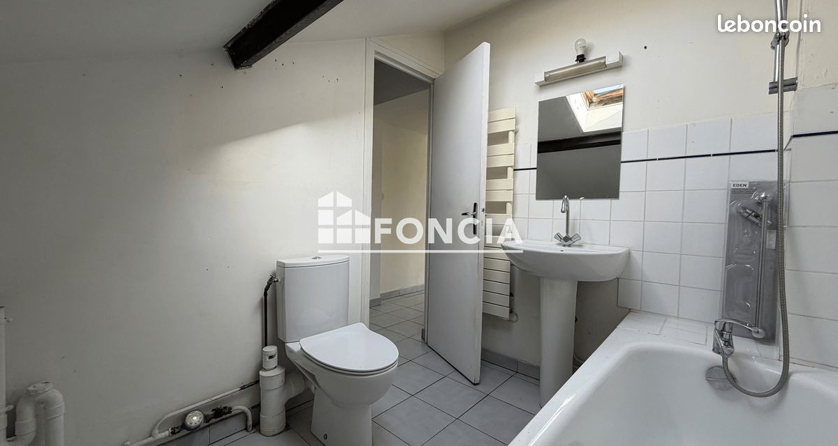 Apartment (image 4)