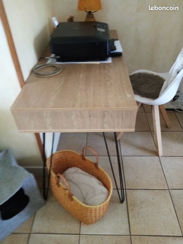 Bureau (image 2)
