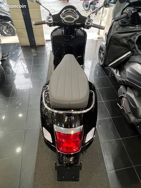 Vespa GTS 125IE NEW GENERATION - 0KM - OFFRE DESTOCKAGE (image 7)