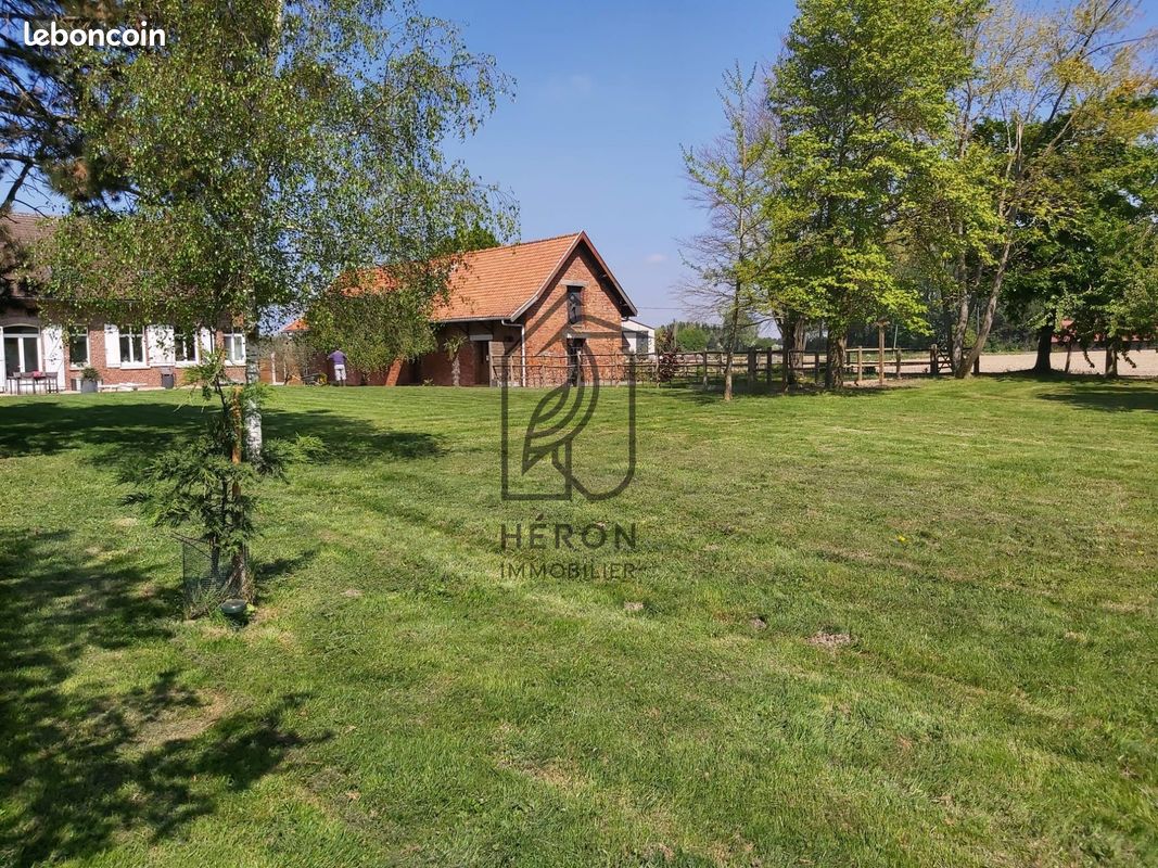 Maison 8 pièces 293 m² · à Radinghem-en-Weppes · 293 m² · 933 000 €