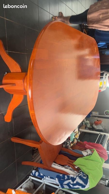 Je vends un ́lit, meuble, cocotte, armoir et autres (image 5)