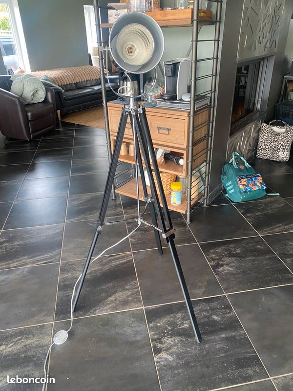 Lampe industrielle (image 1)