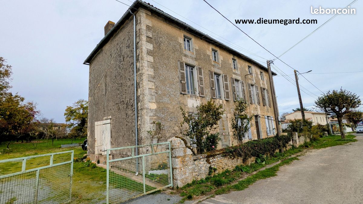 Maison 7 pièces 193 m² · à Azay-le-Brûlé · 193 m² · 106 000 €