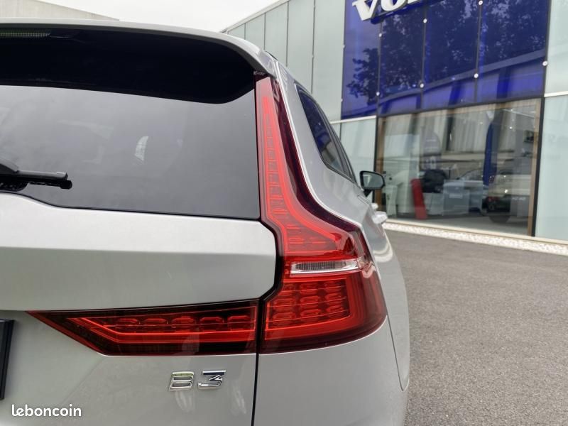 Volvo V60 B3 163ch Plus Style Dark DCT 7 (image 10)