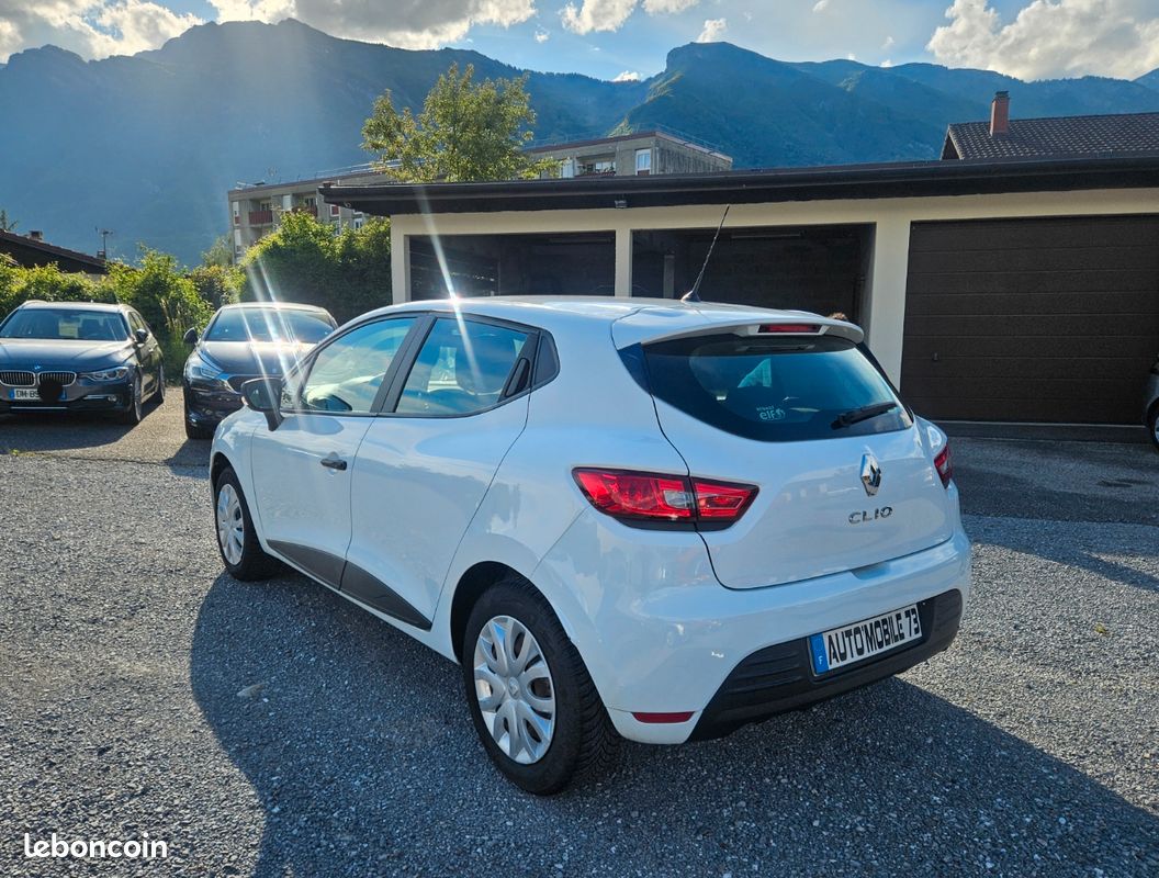 Clio 1.2 16v 75 life 12/2017 garantie 6 mois (image 2)
