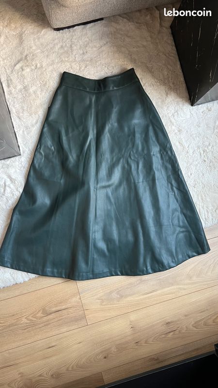 Jupe verte suédine - femme - Zara - taille s - Label Emmaus