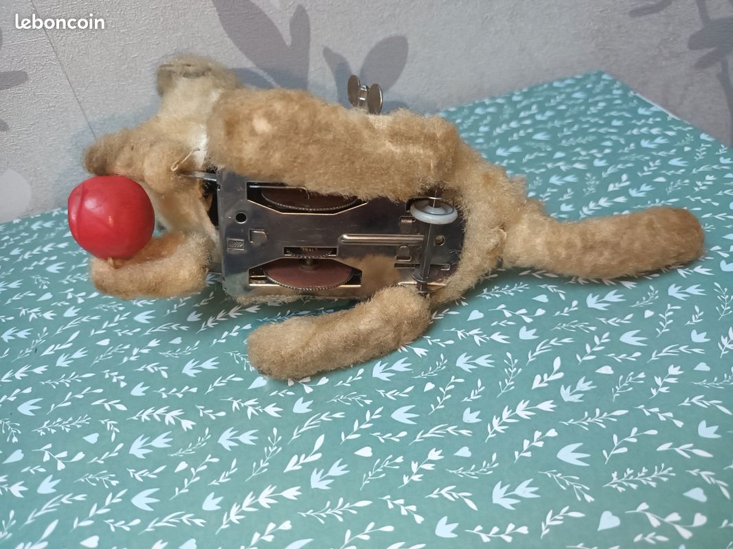 ANCEN JOUET MÉCANQUE TOLE PSTE ROUGE ATMEGA STATON SERVCE