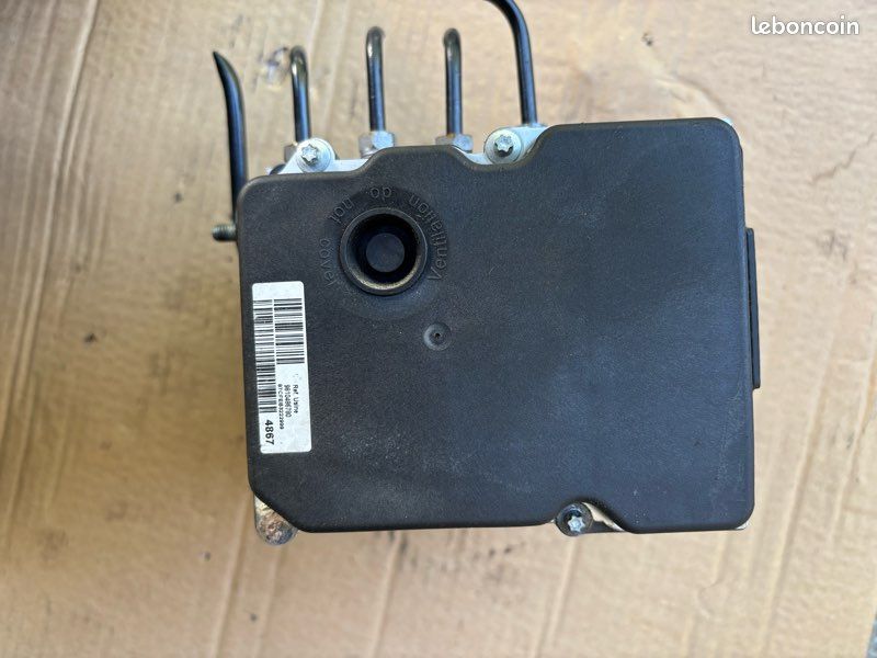 Bloc hydraulique ABS - PEUGEOT 3008 5008 I (1) 1.6L HDI 114ch 115ch 120CV : 9808066080 (image 1)