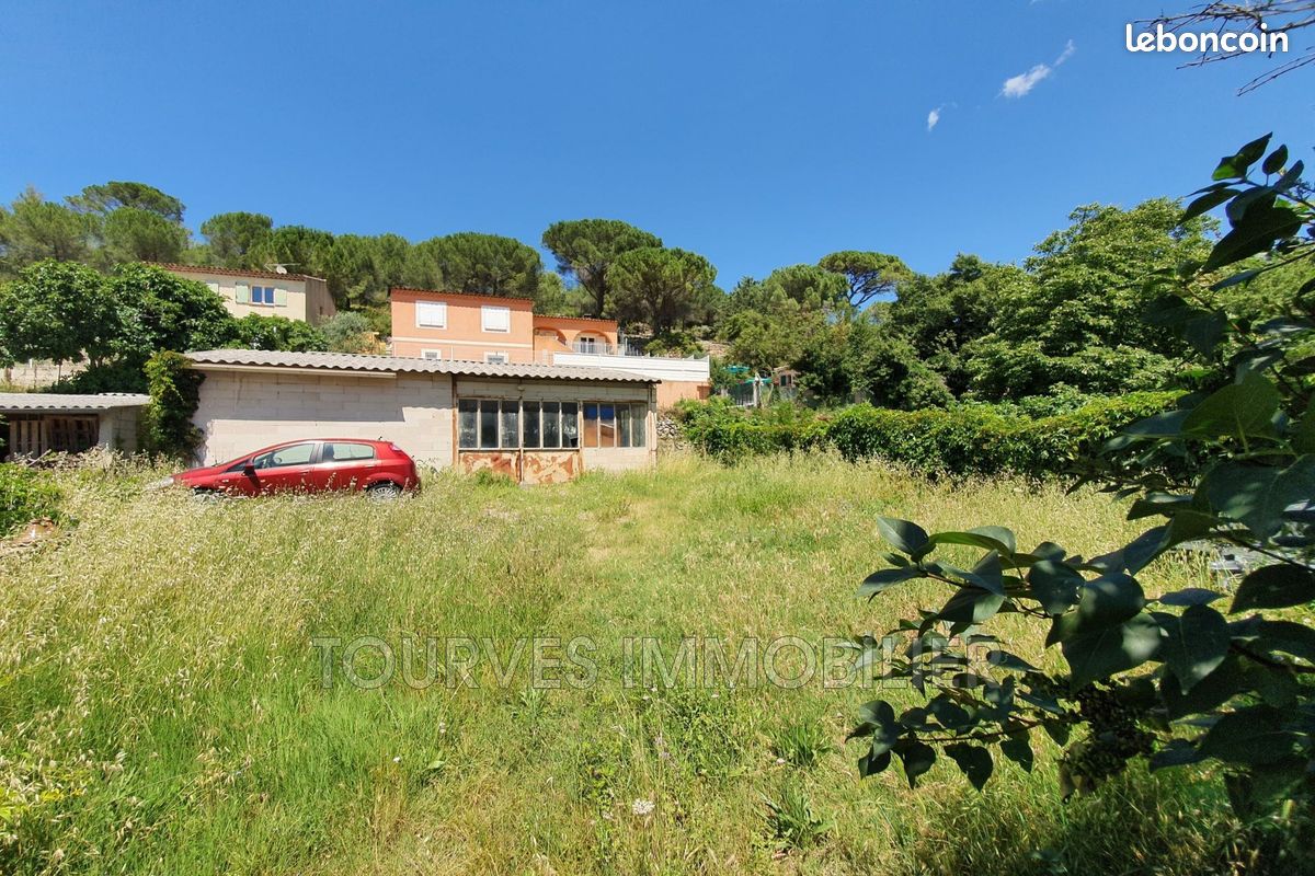 Terrain 261 m² · à Tourves · 261 m² · 115 000 €