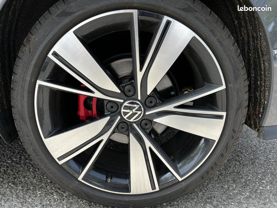 VOLKSWAGEN GOLF 2.0 TDI 200 SCR GTD DSG BVA- TOIT OUVRANT PANORAMIQUE / SUIVI 100% VW / GARANTIE 12 mois (image 25)