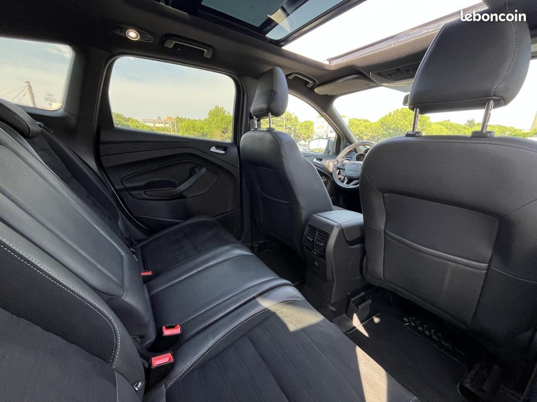 FORD KUGA 2.0 TDCi 180 CV 4x4 2017 ST-Line BOITE AUTO / JANTES ALU / TOIT PANO (image 9)