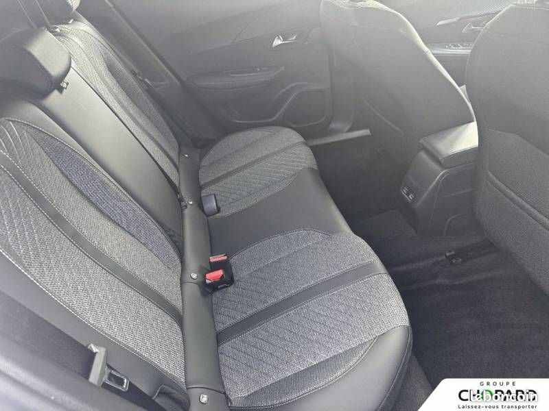 Peugeot 2008 Hybrid 145 e-DCS6 Allure (image 20)