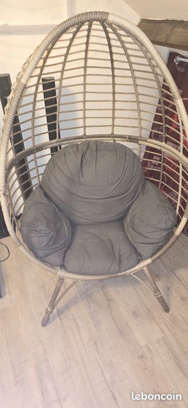 Fauteuil forme œuf sur pied avec coussin (image 1)
