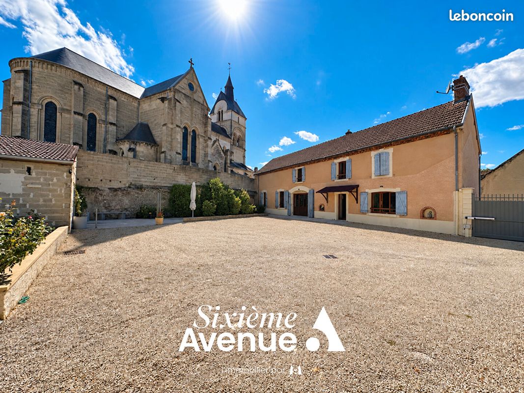 Maison 6 pièces 230 m² · à Athis · 230 m² · 450 000 €
