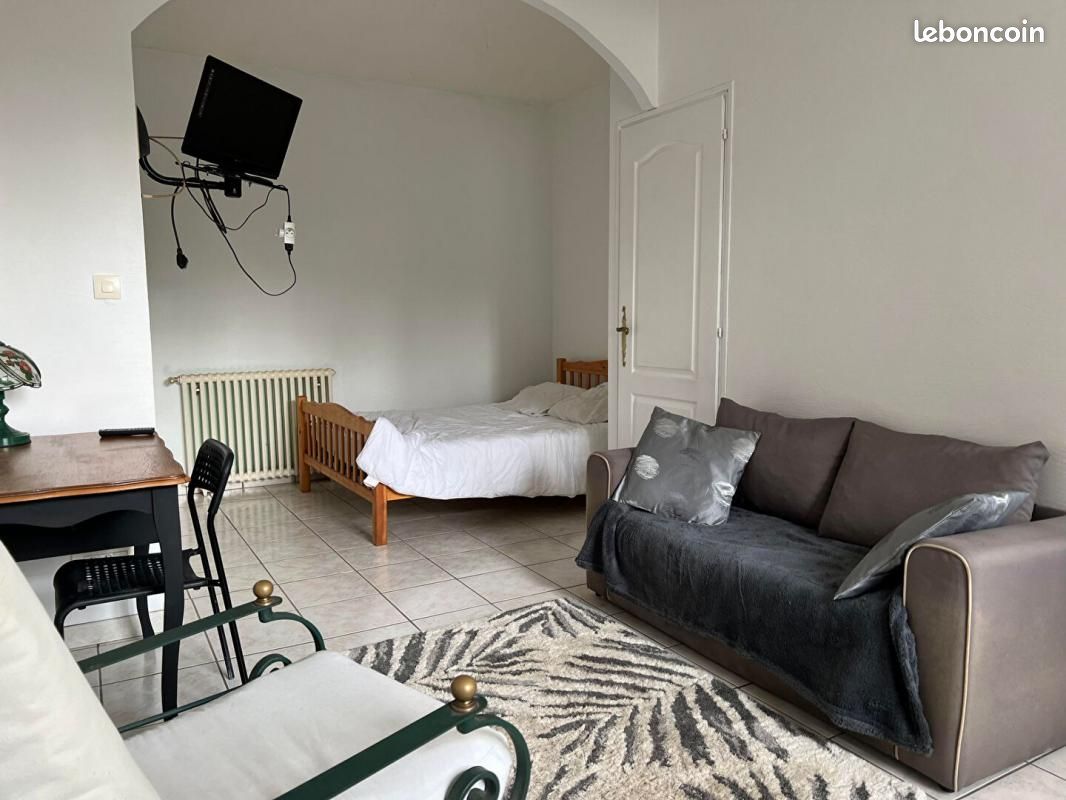 Appartement 1 pièce 30 m² - Saint-Gelais 79410 (image principale 0)