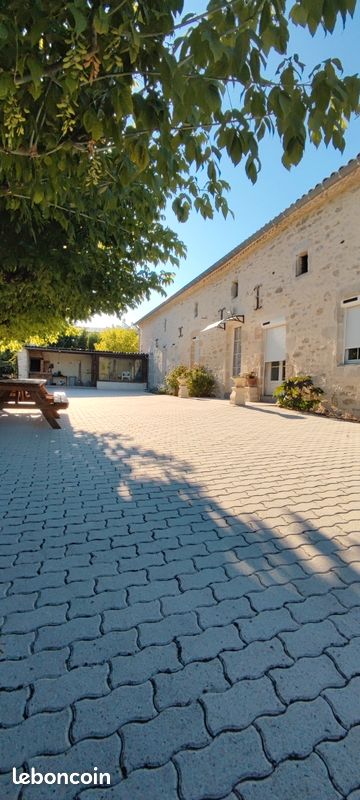 Maison 6 pièces 150 m² · à Sainte-Colombe-de-Duras · 150 m² · 1 240 €