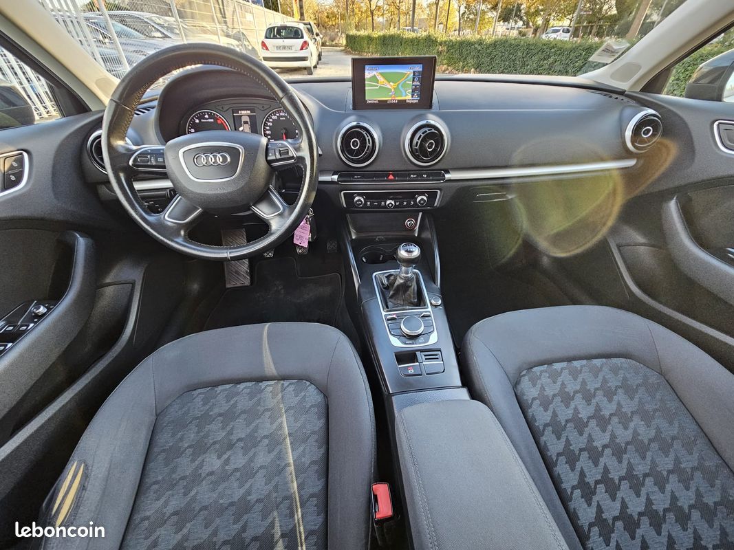 Audi A3 Sportback 1.6 TDI 110CV Attraction 2016 (image 9)