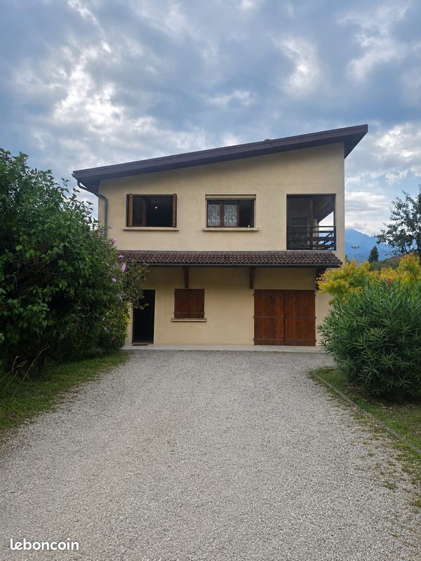 Maison 5 pièces 120 m² · à Crolles · 120 m² · 440 000 €