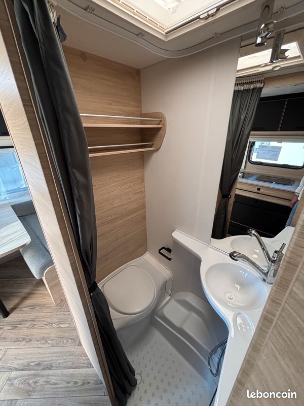 Caravane - Caravelair SPORTLINE 492 - Lits jumeaux (image 6)