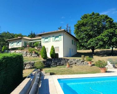 Maison 750 000 € - 218 m²
