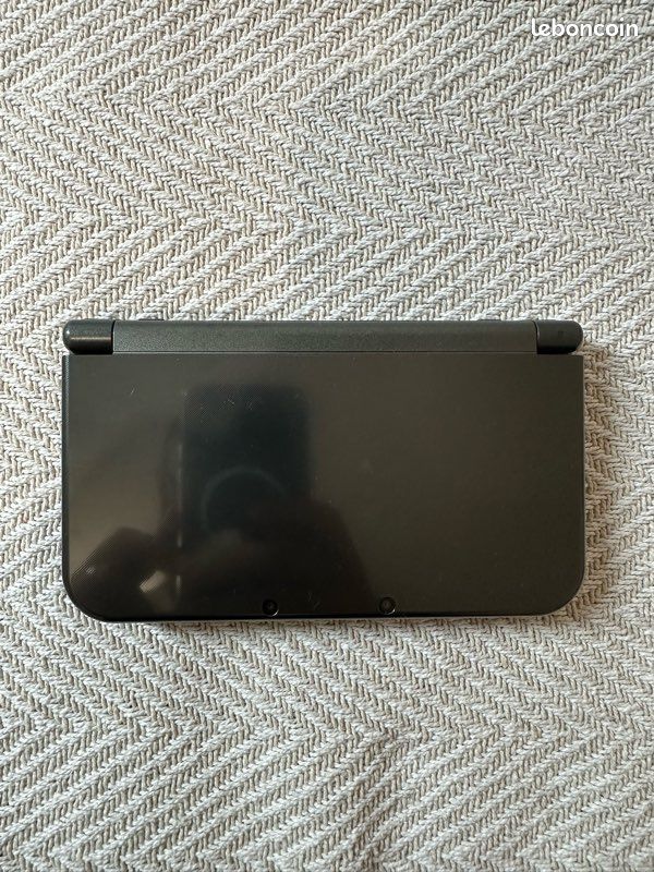 New Nintendo 3DS XL noire - Écran haut IPS (image 2)
