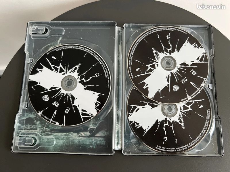 Batman The Dark Knight Rises - Ultimate Edition Combo Blu-Ray + DVD + Copie Digitale (image 3)