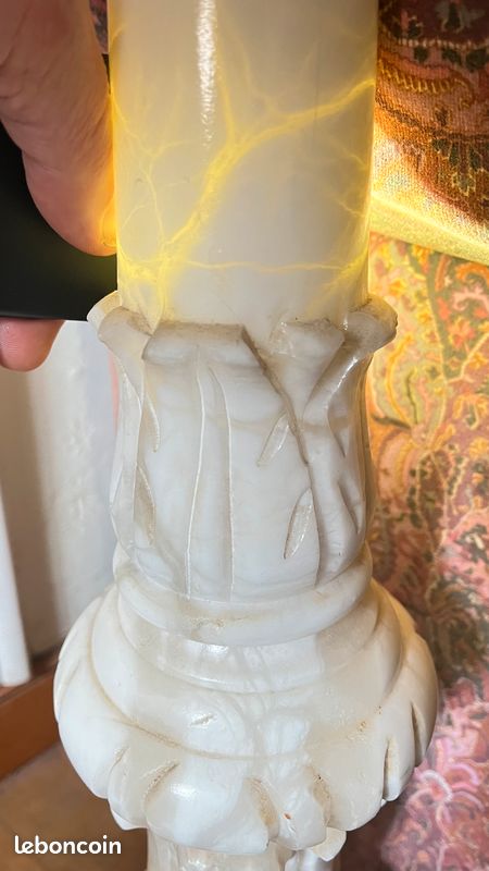 Lampe pilier en marbre de Carrare et onyx avec abat-jour en coton Stories Of Italy