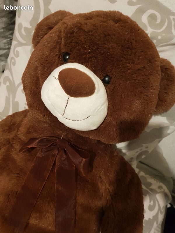 Ours en peluche géant (image 1)