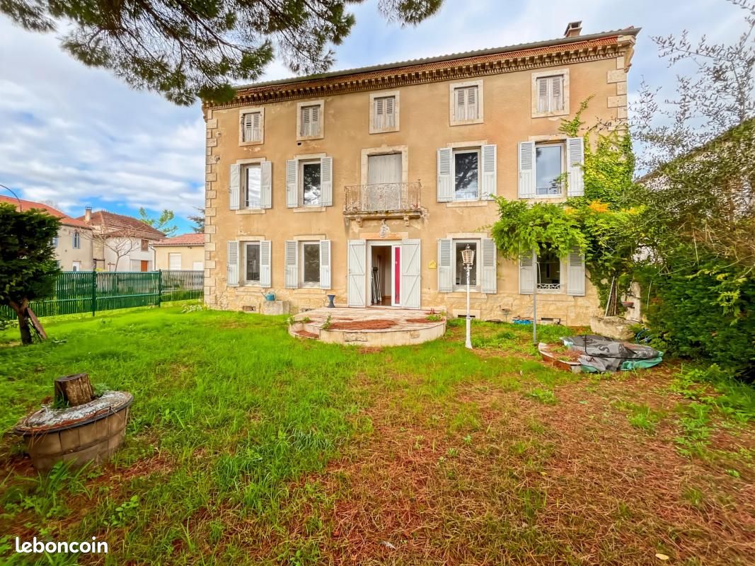 Maison 6 pièces 222 m² · à Pergain-Taillac · 222 m² · 165 000 €