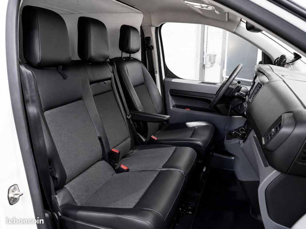 PEUGEOT EXPERT Compact 2.0 BlueHDi - 180 S&S - BV EAT6 III FOURGON Fourgon Premium Pack PHASE 1 (image 8)