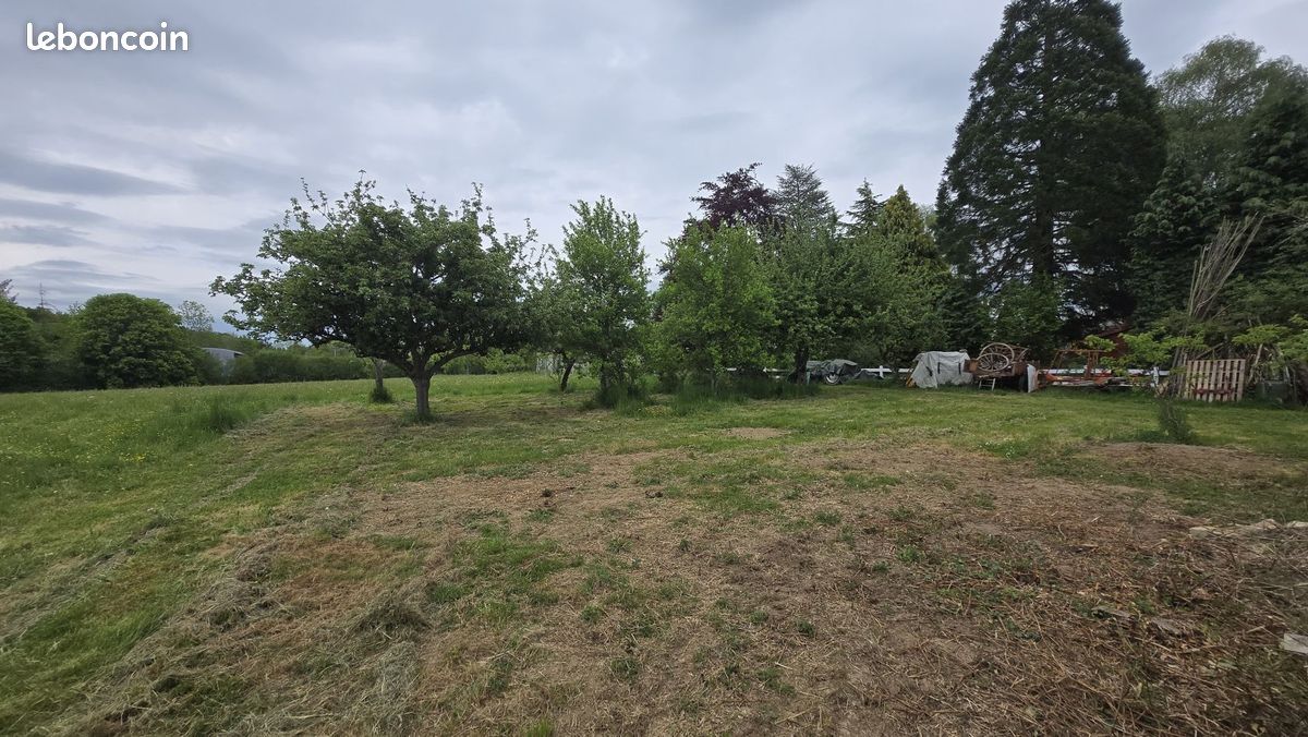 Grand terrain 2900 m2 · à Clermont-Ferrand · 35 900 €