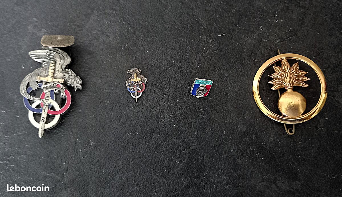 PINCE A CRAVATE Insigne Gendarmerie Cameroun Afrique Original Metal