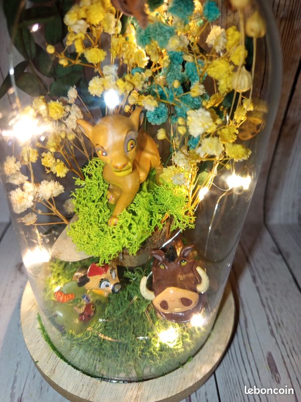 Cloche illuminée diorama inspiration le roi lion (image 4)