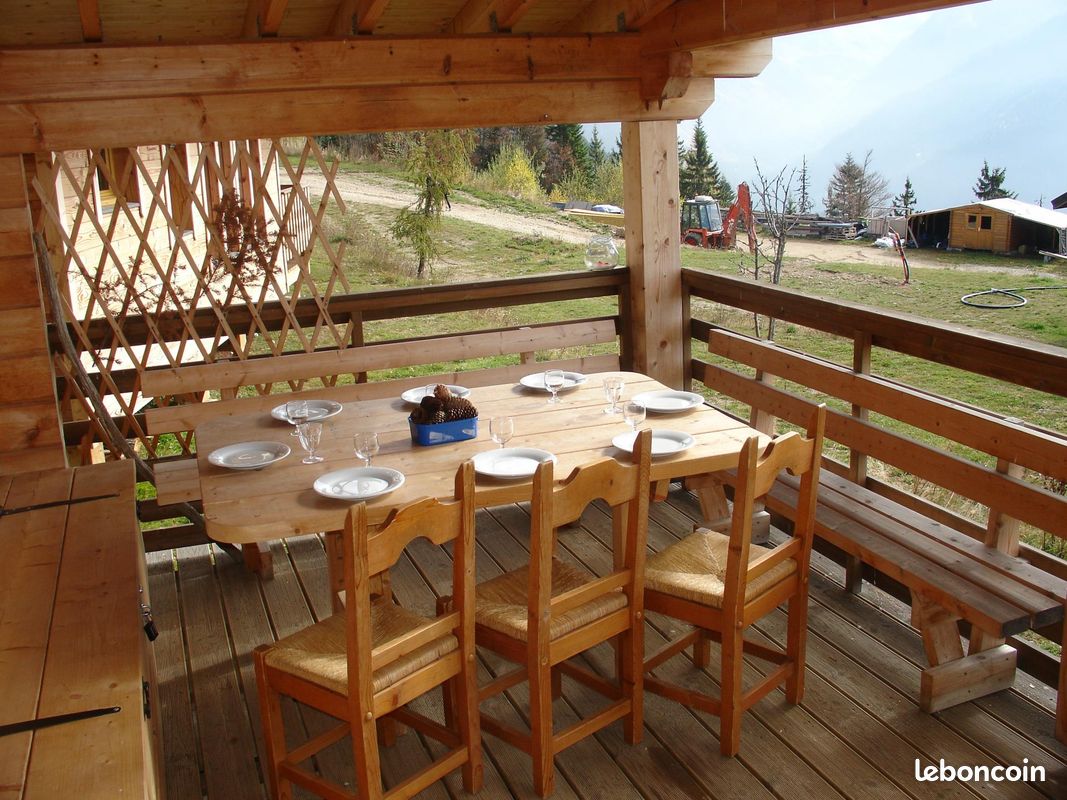 Chalet de montagne en bois massif, tout équipé (8 couchages) (image 3)