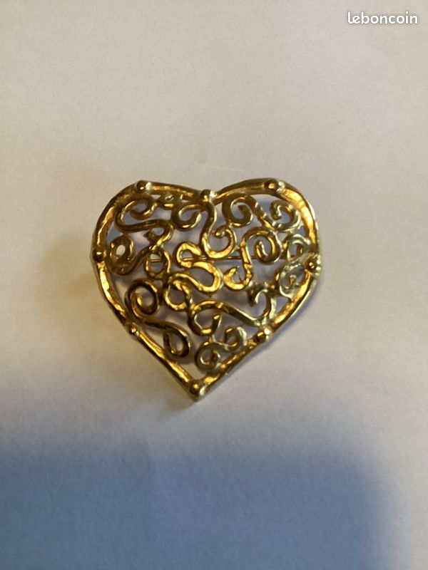 Broche en cœur métal doré (image 3)