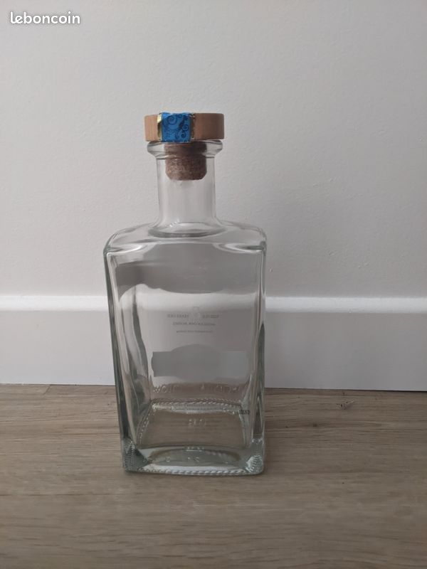Bouteille en verre vide (image 2)