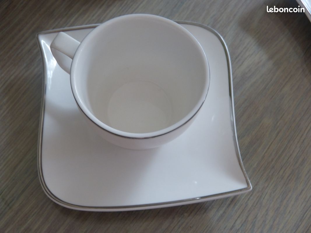 Service à café en porcelaine, 6 tasses et sous tasses (image 4)
