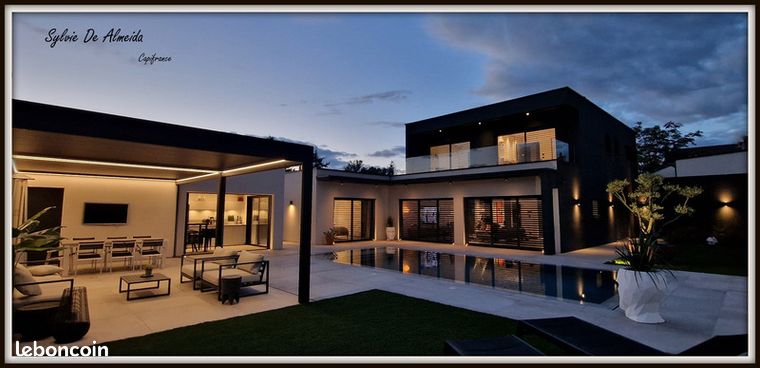 Propriété 8 pièces 240 m²