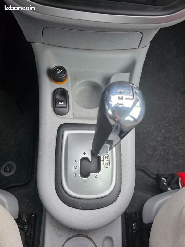 Citroën C3 1.4 HDI EXCLUSIVE 68CV BOITE AUTO (image 7)