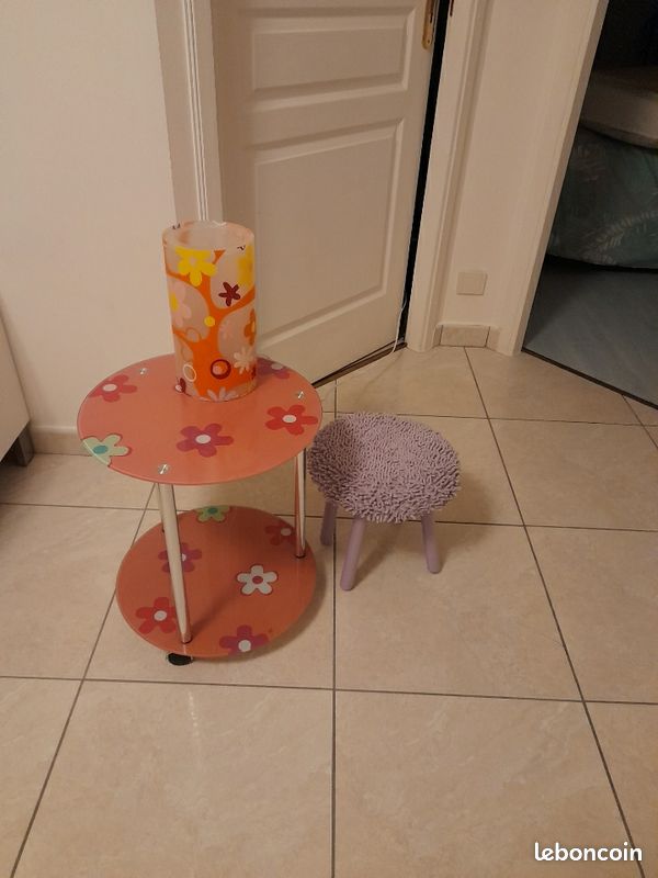 Ensemble table avec tabouret (image 1)